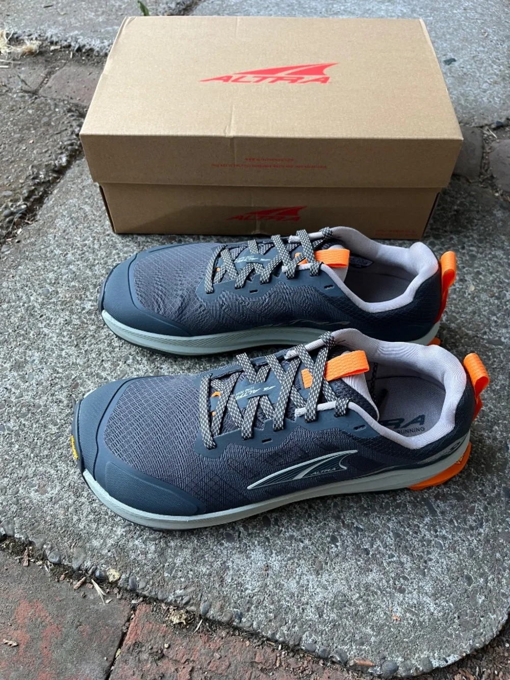 Altra Lone Peak 9+ size 10